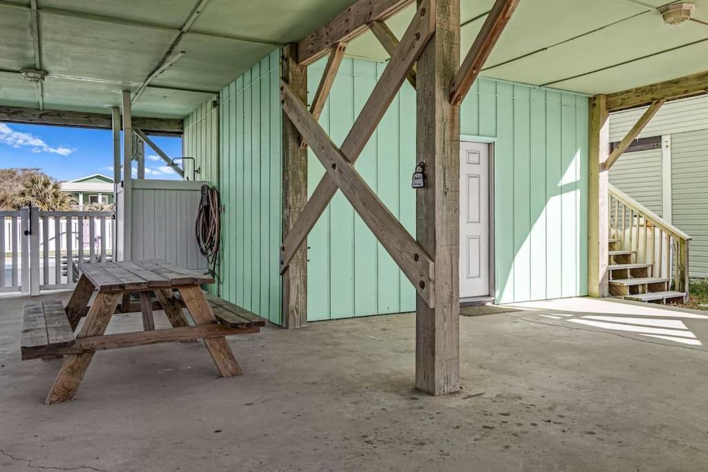 Pool Haven Ocean View Oak Island Exterior foto
